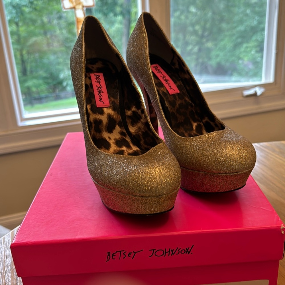 Betsy Johnson Diskko Glitter Pumps